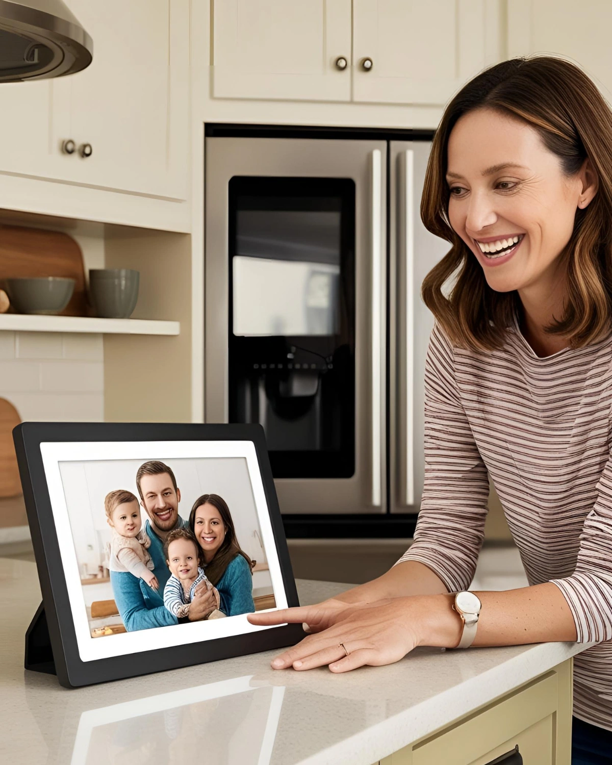 Smart Digital Photo Frame - Top 10 Mother's Day Gifts on Amazon